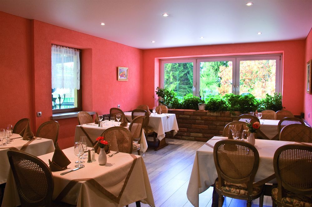 Hotel Restaurant Le Velleda Grandfontaine  Exterior foto