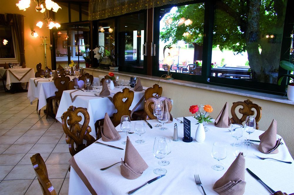 Hotel Restaurant Le Velleda Grandfontaine  Exterior foto